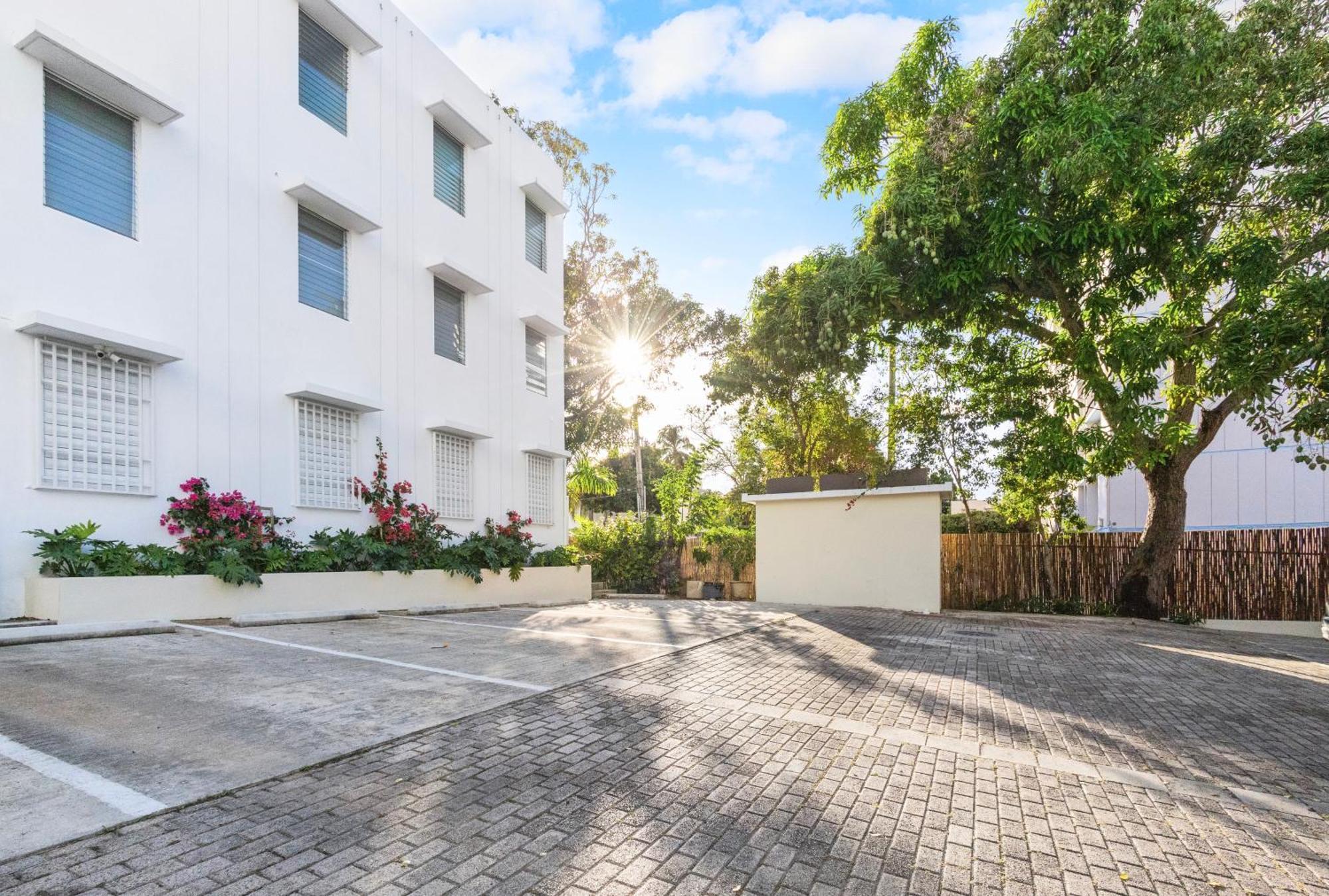 Hidden Gem In Miramar- Power Generator- Parking Apartment San Juan Bagian luar foto