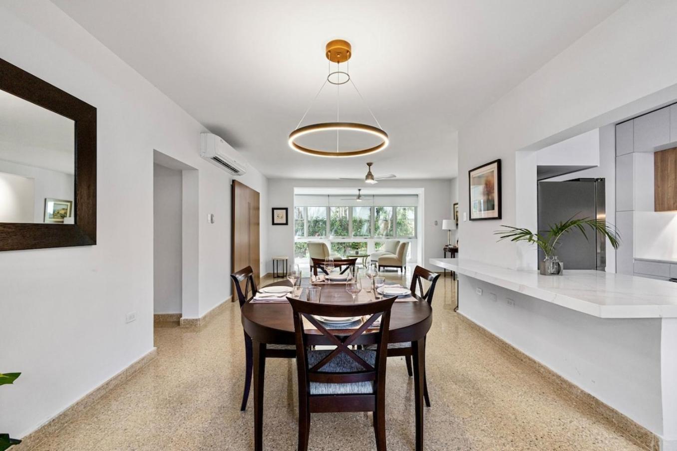 Hidden Gem In Miramar- Power Generator- Parking Apartment San Juan Bagian luar foto